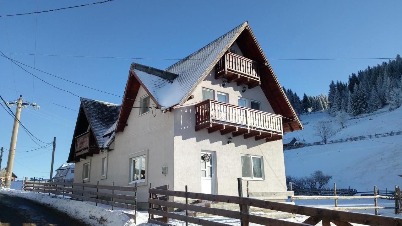 Casa Caprioara Villa Fundata Eksteriør bilde